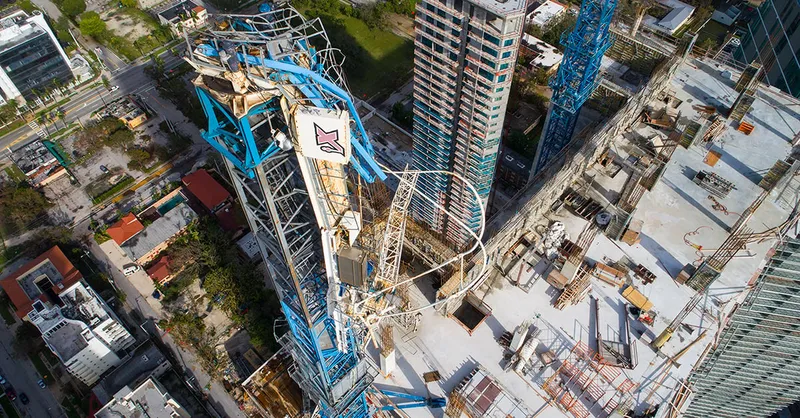 Defekt bei gemieteten Kranen: So verhalten Sie sich richtig